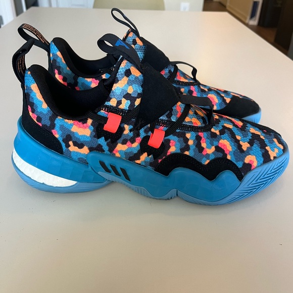 Adidas sneakers size US 10 used once, like new - Picture 2 of 9